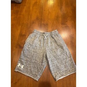 Boys under Armour shorts size small